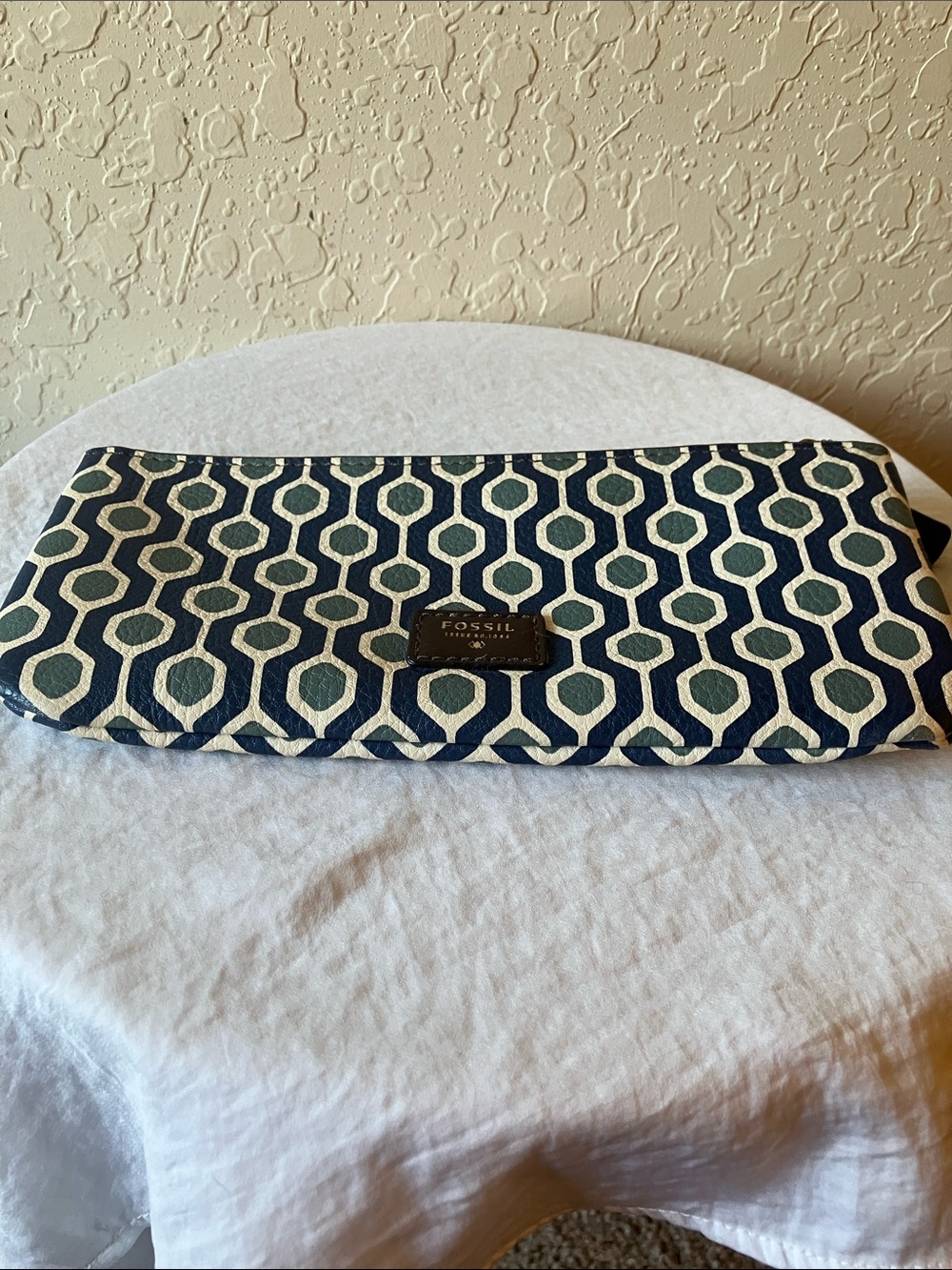 Fossil: Geometric Pattern Clutch/Wallet - Picture 10 of 10